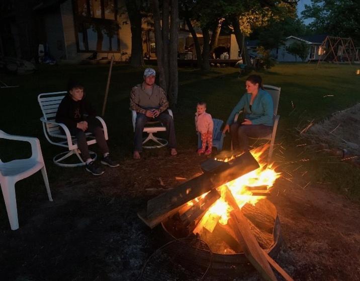 Cozy Home Lake Huron With Loft 2 Bedroom 1 Bathroom Au Gres Esterno foto