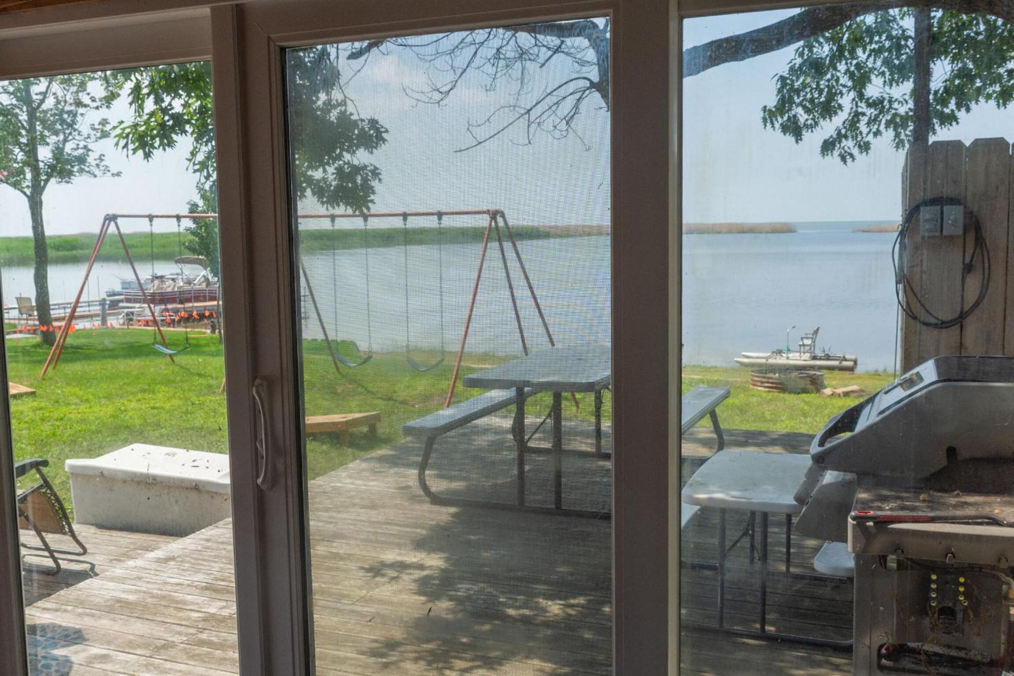 Cozy Home Lake Huron With Loft 2 Bedroom 1 Bathroom Au Gres Esterno foto