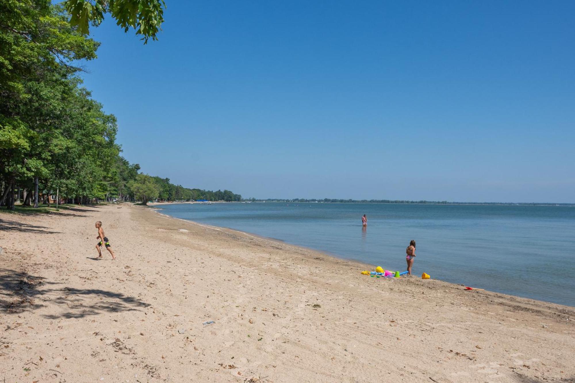 Cozy Home Lake Huron With Loft 2 Bedroom 1 Bathroom Au Gres Esterno foto